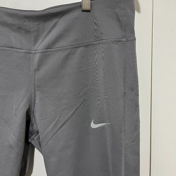 Nike Racer Capri Leggings - Picture 3 of 7